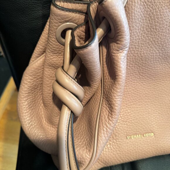 Michael Kors Dalia Large Shoulder bag in Fawn Pink - Picture 7 of 10